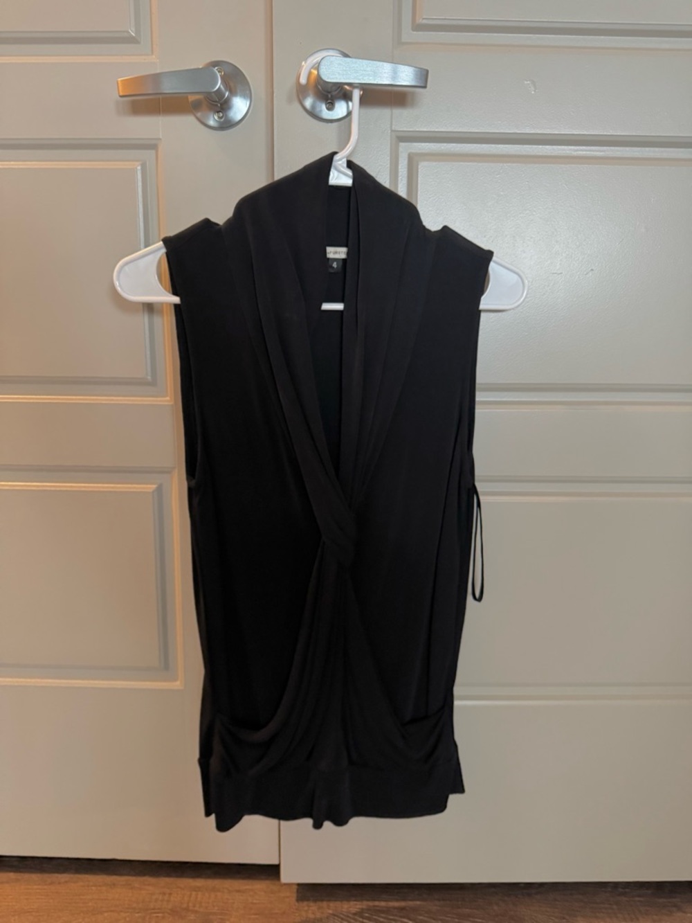 Diane Von Furstenberg Sleeveless Draped V-Neck Women's Top - Black